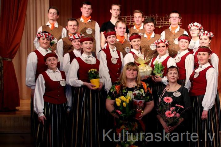 Jauniešu tautas deju kolektīvs "Akcents"